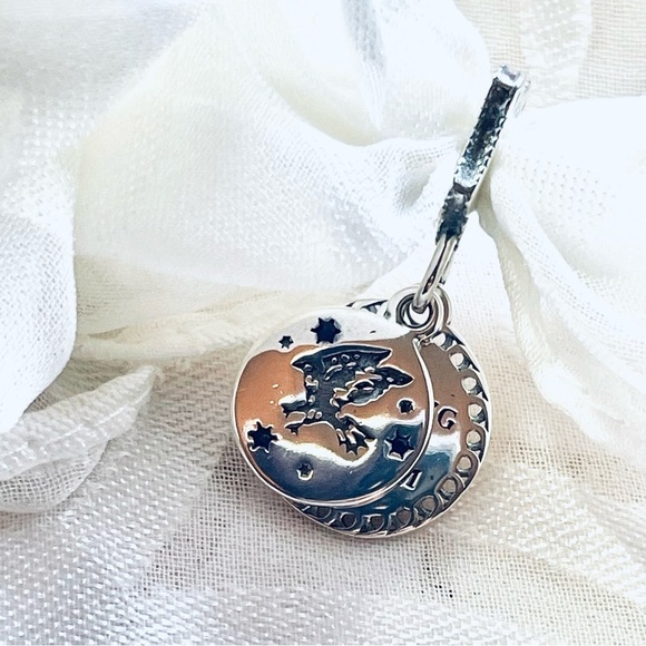 🦅 NWOT Ravenclaw Charm – Harry Potter ✨ - Picture 8 of 12